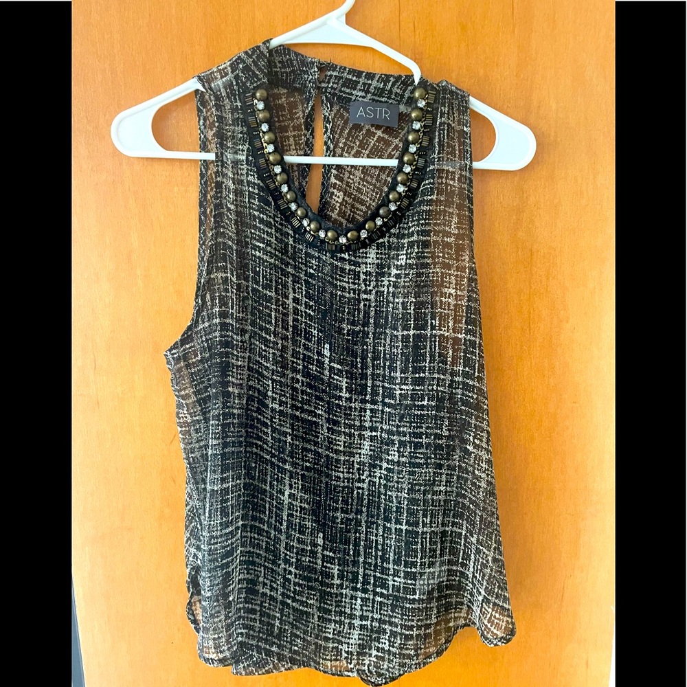 Astr elegant sleeveless blouse